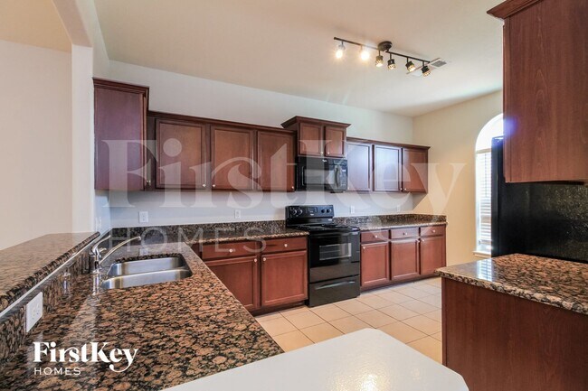 Building Photo - 12649 Forest Lawn Rd