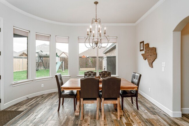 Building Photo - Beautiful 4 Bedroom 3 Bathroom house in Pr...