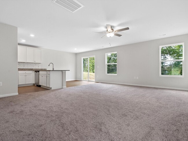 Building Photo - Lovely 3 Bed 2.5 Bath Home in Charlotte!