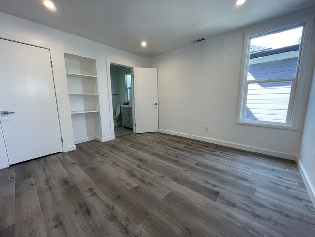Foto del edificio - 1645 Everett St