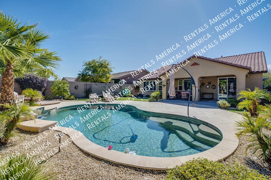 Foto principal - 21054 W Saide Ct