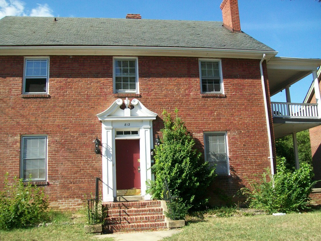 Building Photo - 812 Overbrook Rd