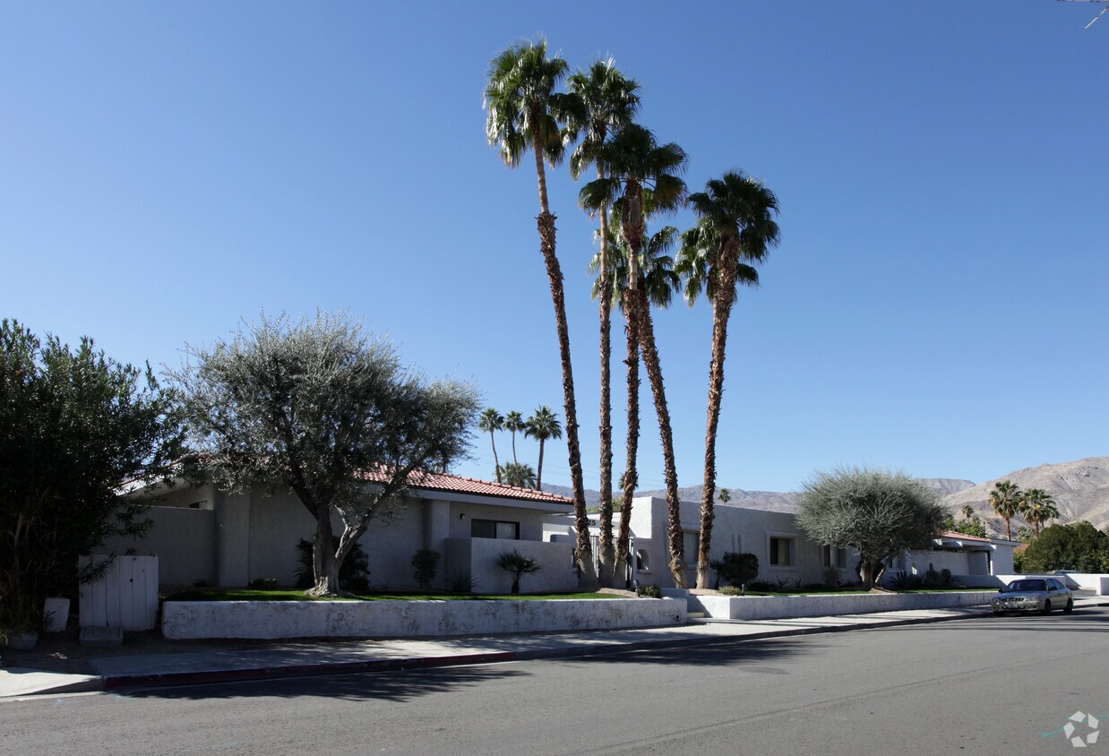 Primary Photo - Shadow Mountain Apartments