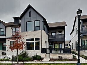 Building Photo - 4314 Stromquist St