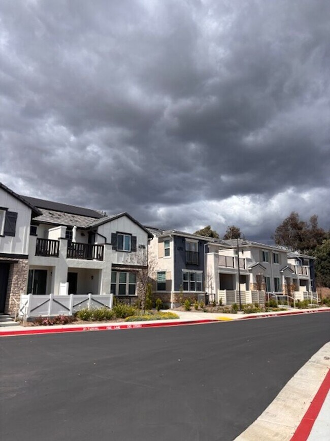 Foto del edificio - Welcome home to this beautiful Murrieta Town Home!
