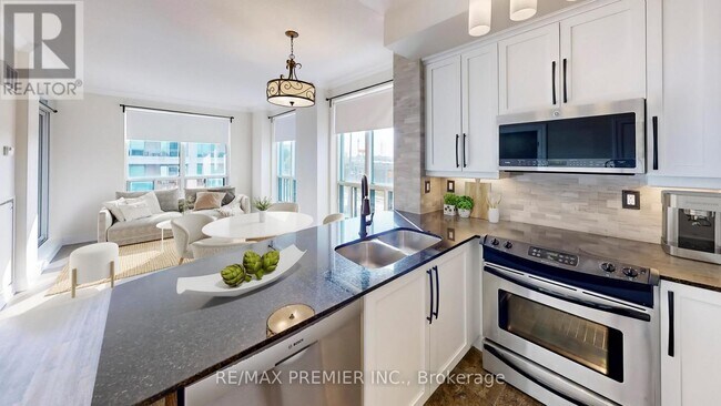 Building Photo - 2087 Lake Shore Blvd W