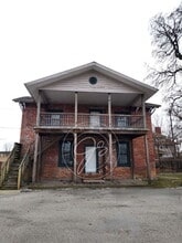 Building Photo - 1026 N Huron St