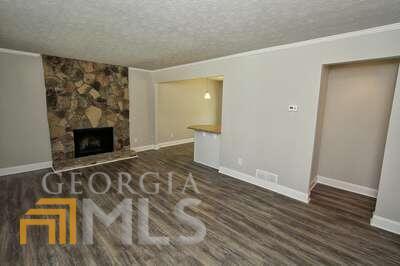 Foto del edificio - 1845 Lake Lucerne Rd SW