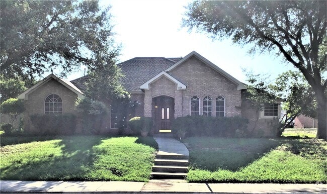 Building Photo - 7124 Holden Dr