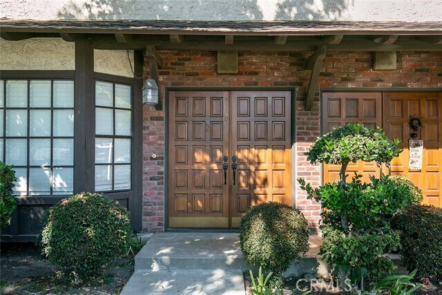 Foto del edificio - 402 El Centro St