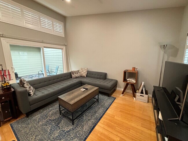 Foto del edificio - 11377 Osborne Pl
