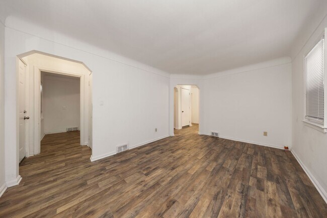 Foto del edificio - 3 bedroom bungalow $1199/month