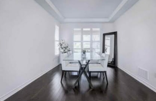 Photo du bâtiment - 58 Ridge Gate Cres