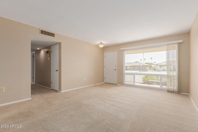 Building Photo - 10214 W Burns Dr