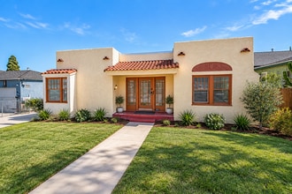 Building Photo - 3041 Valle Ave