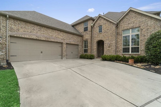 Building Photo - 231 Greylake Pl