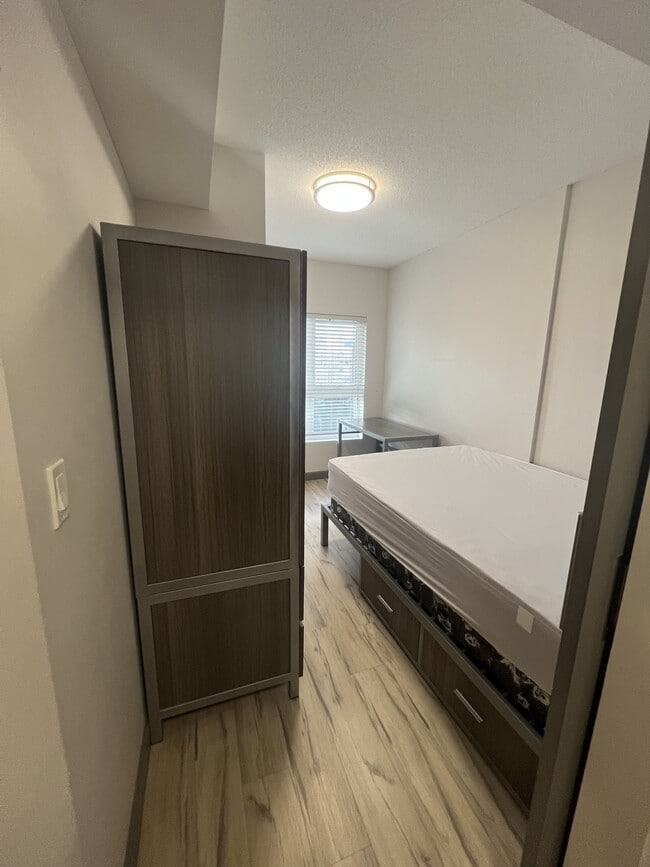 Building Photo - 258A-258A Sunview St