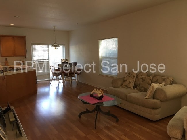 Building Photo - 575 San Pablo Ct
