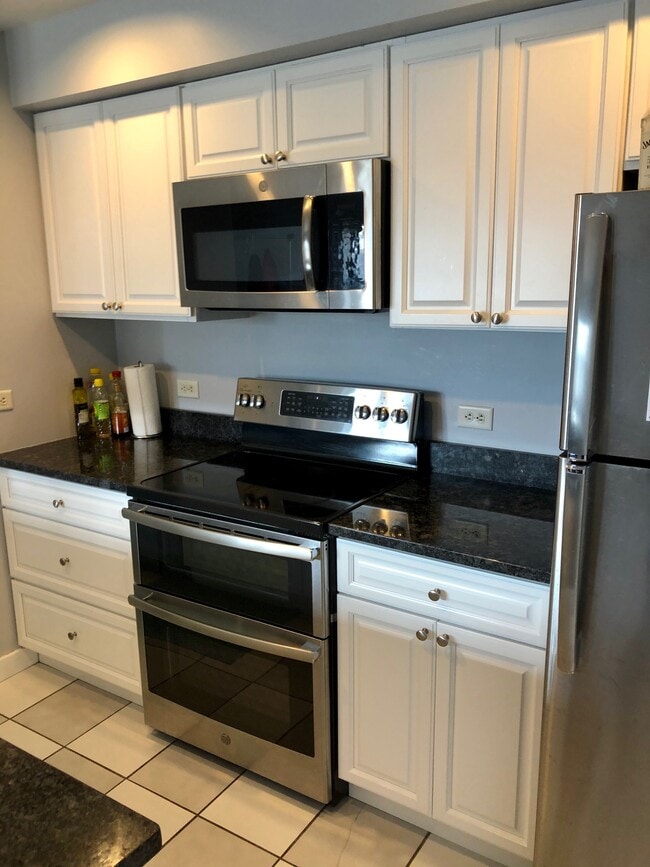 Building Photo - 534 Commonwealth Ave