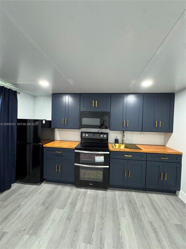 Foto del edificio - 2461 NW 14th St