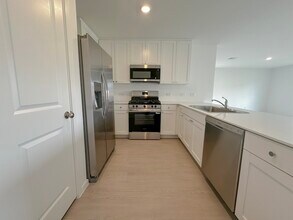Building Photo - 6242 Alder Crk Dr