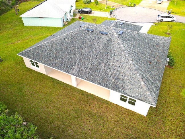 Building Photo - 15 Unique Ct