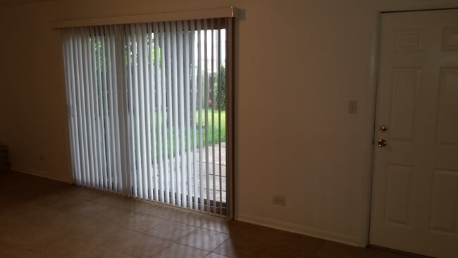 Building Photo - 1415 Rosehill Dr