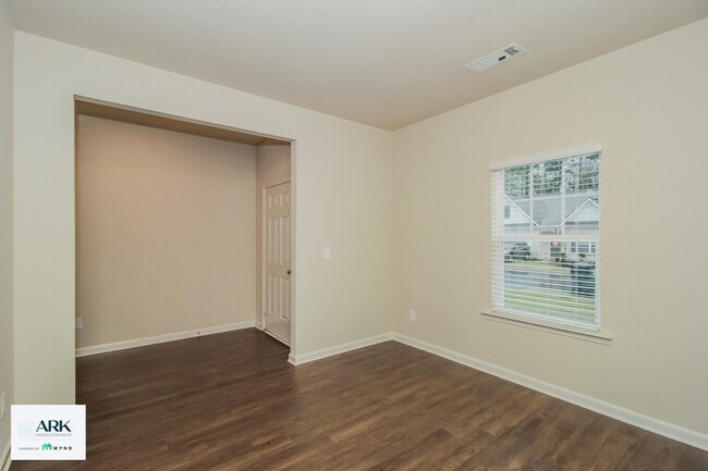 Building Photo - 137 Innis Brk Cir SW