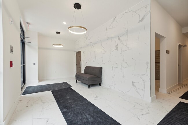 Foto del edificio - 1221 E Fletcher St