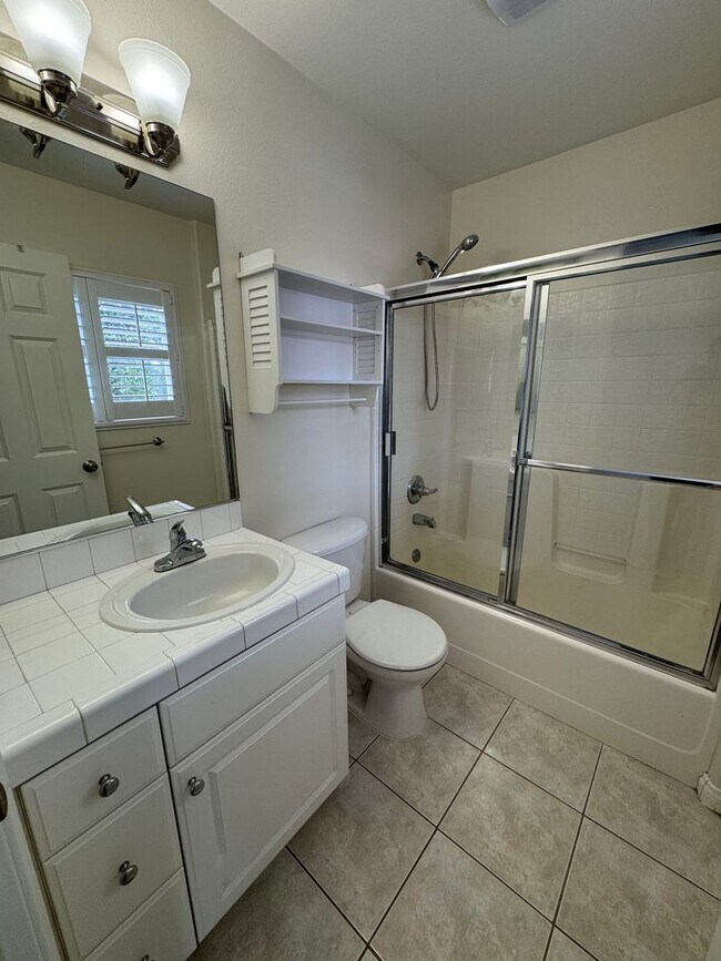Foto del edificio - Private Patio, Cozy Fireplace & Prime Thousand Oaks Location