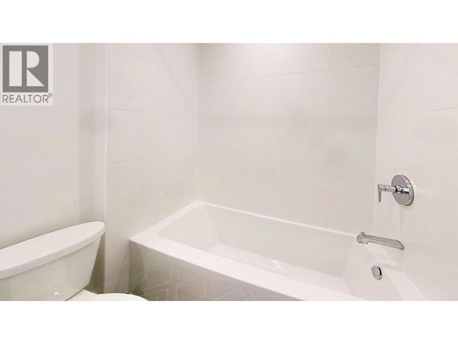 Building Photo - 1680 E 12th Ave