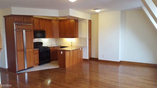 Building Photo - 40 W 74th St