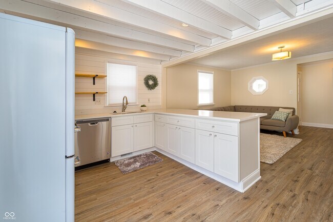 Building Photo - 388 W Pearl St