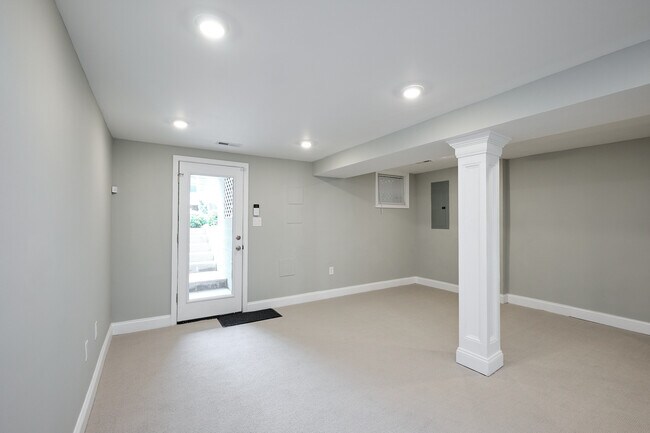 Foto del edificio - 811 Decatur St NW