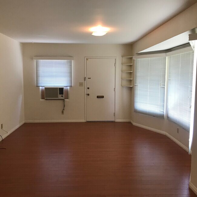 Foto del edificio - 5662 N Muscatel Ave