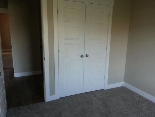 Building Photo - Saratoga Springs Home