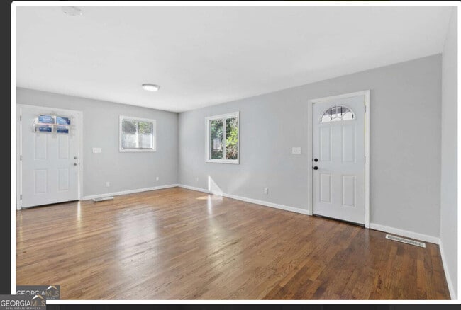 Foto del edificio - 477 Fairlane Cir NW