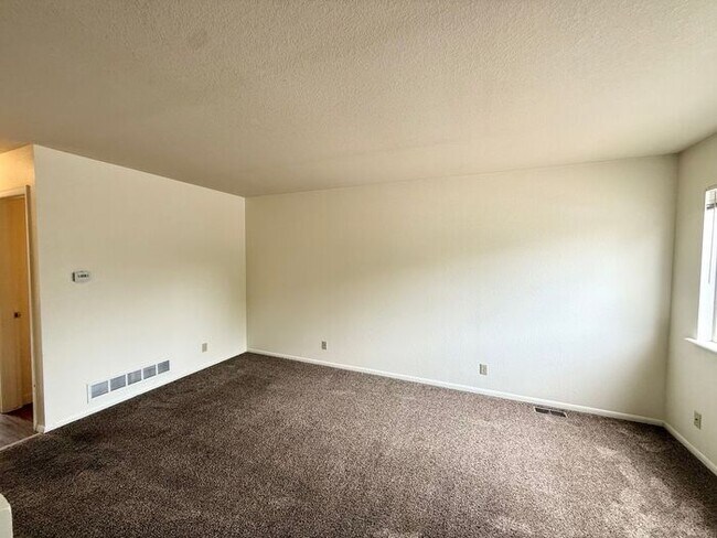 Foto del edificio - 2 Bed 1.5 Bath Townhouse in North Central Loveland