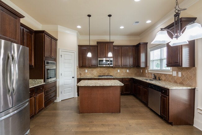 Building Photo - 1037 Dietrich Ln