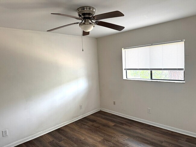 Building Photo - 4491 Holly Tree Rd