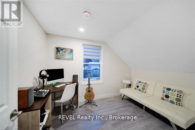 Building Photo - 4102 Portage Rd