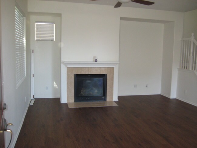 sala de estar - 9738 Foxglove Dr