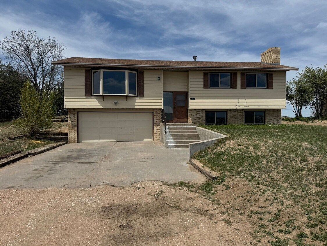 Foto principal - 4 Bedroom - 3 Bathroom just outside of town!