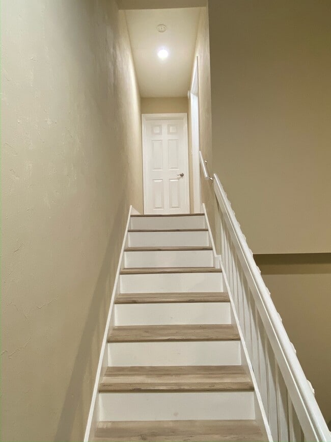 Building Photo - 908 SW 57th Dr