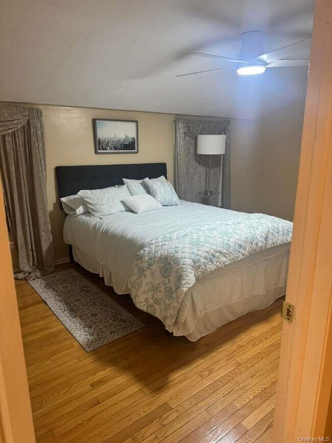 Foto del edificio - 108 Roberta St