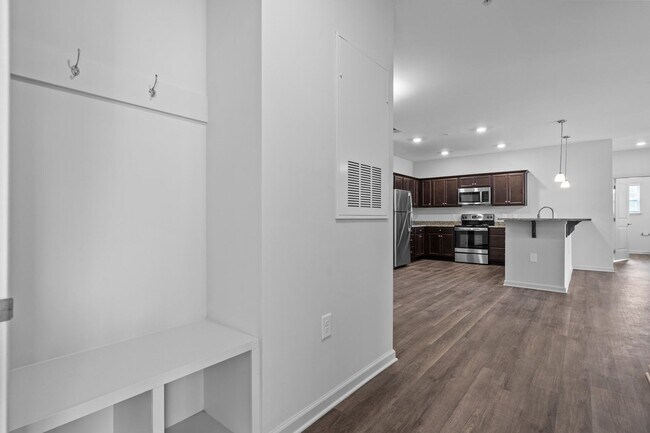 Foto del edificio - The Groves at 421 *Move In Special*