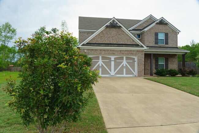 Building Photo - 5 Bedroom House in Desired Wimberly Statio...