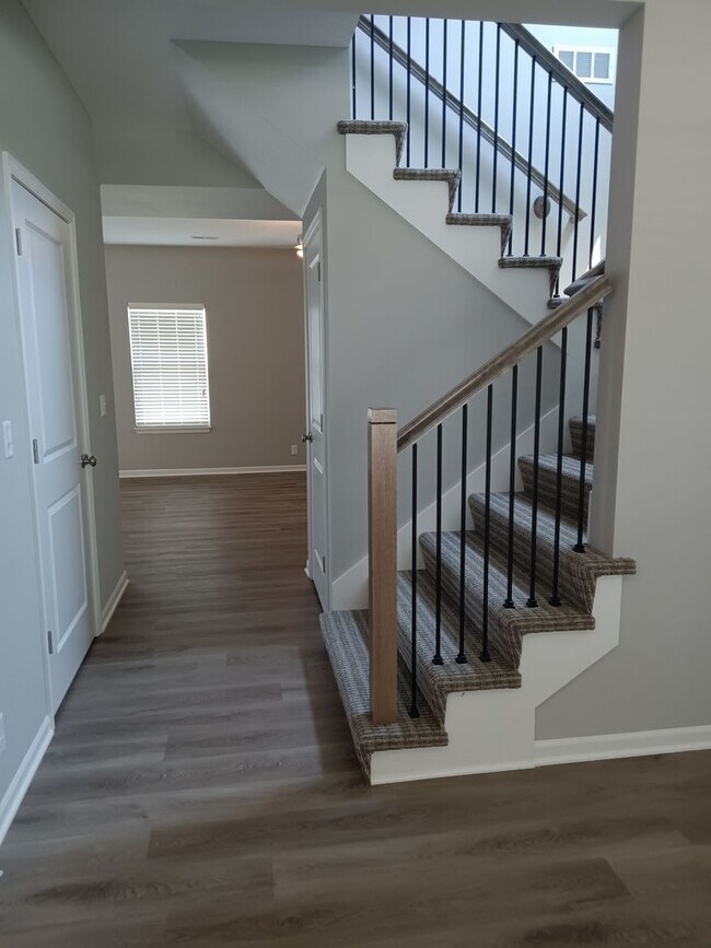 Foto del edificio - New Construction- 4 Bedroom Available Now!
