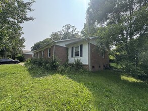 Building Photo - 3309 Colony Dr