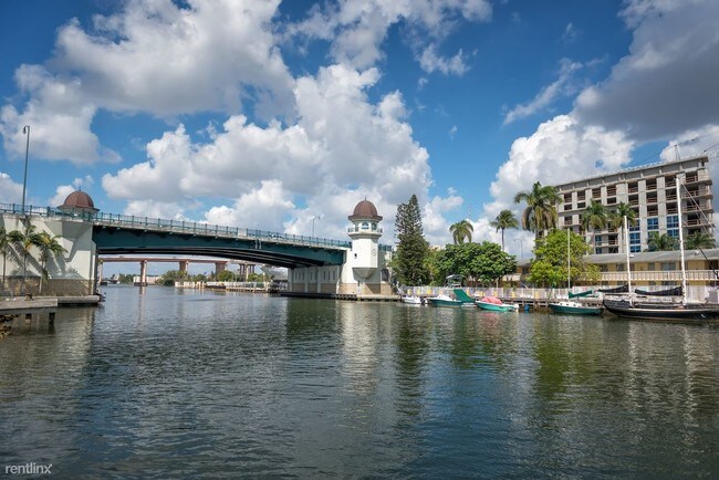 Foto del edificio - 1150 NW 11th Street Rd